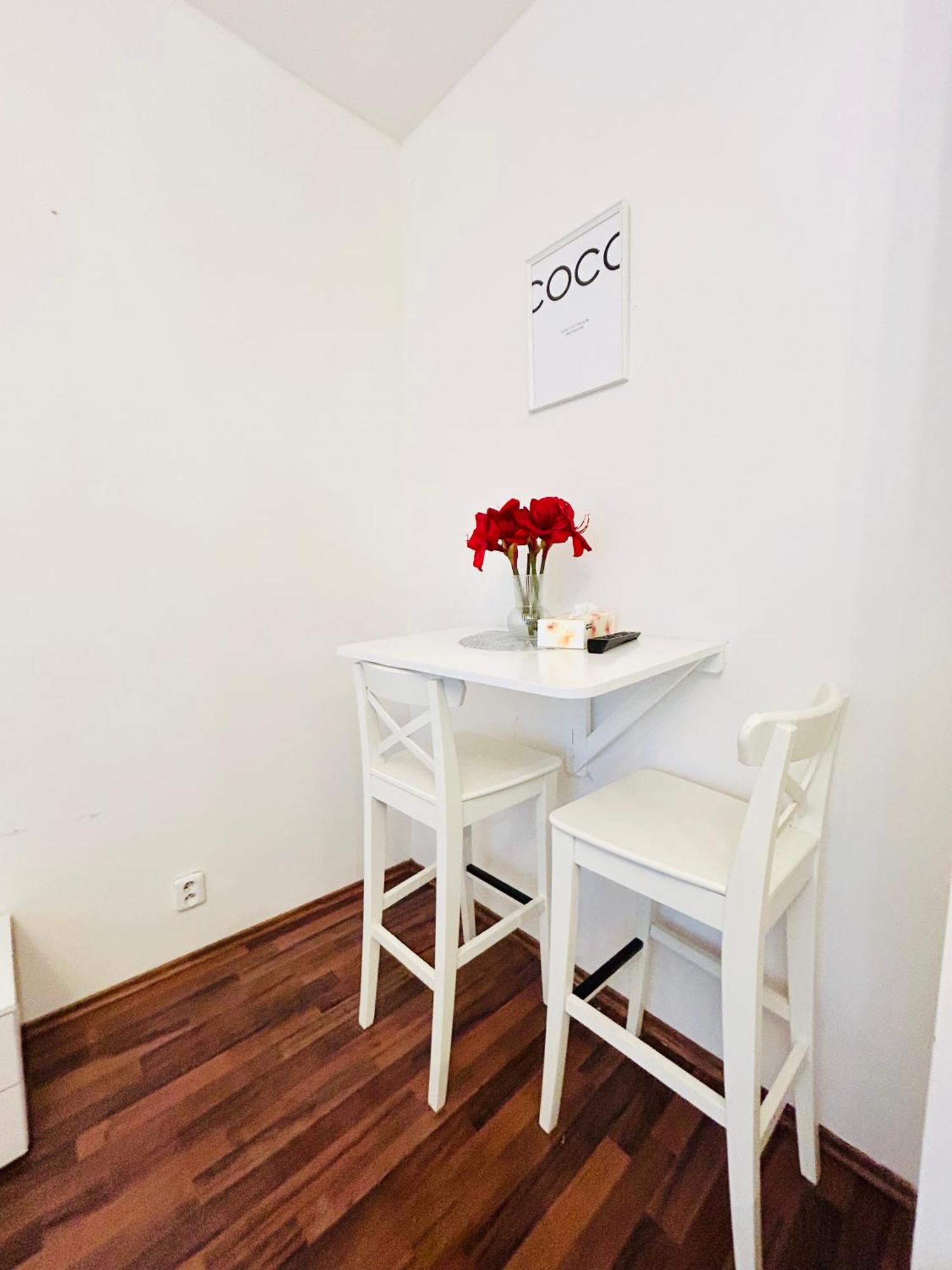 Warm And Cozy Design Center Of Apartmán Praha